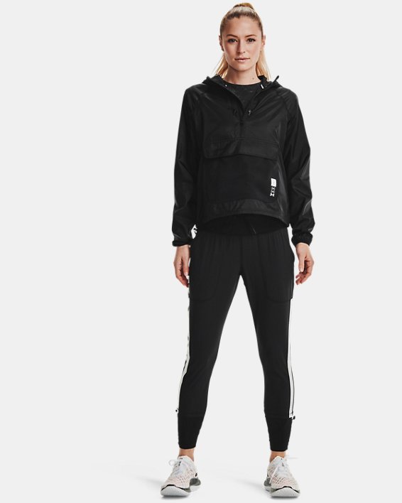 เสื้อแจ็คเก็ต UA Run Anywhere Anorak สำหรับผู้หญิง, Black, pdpMainDesktop image number 3